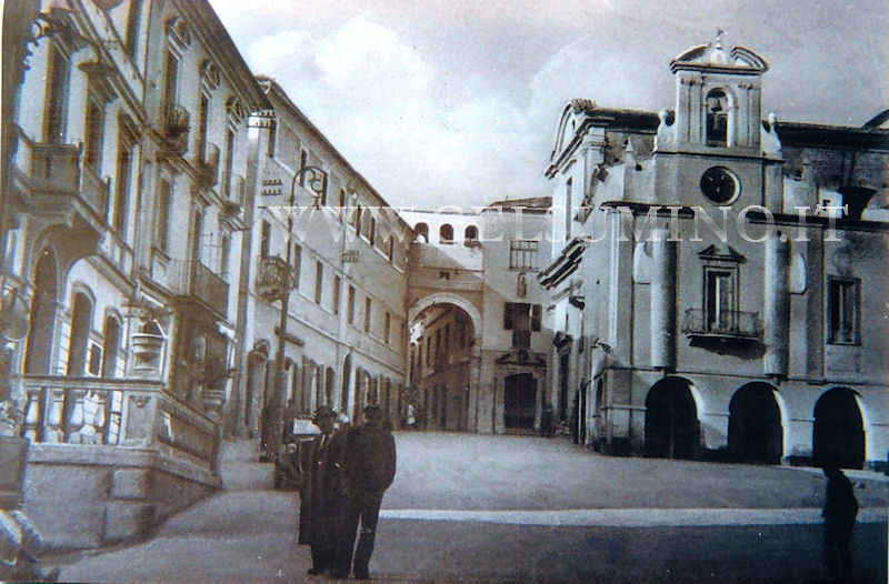Piazza Luca da Penne durante il fascismo